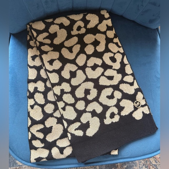 Michael Kors Leopard Print Metallic Gold & Black Knit Scarf - Picture 1 of 2